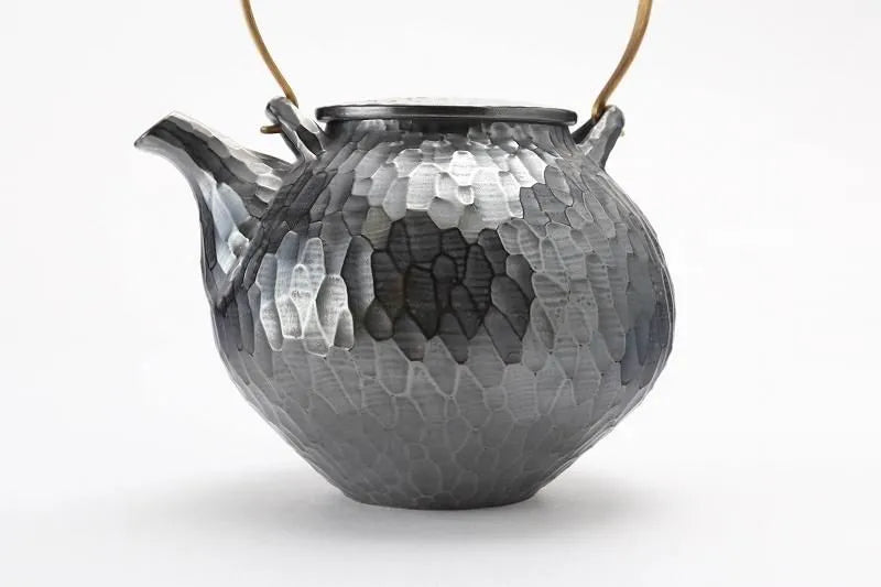 JAPANESE ARITA PORCELAIN SMALL TEAPOT – ANTIQUE SILVER HAMMERED FINISH BY RISOGAMA