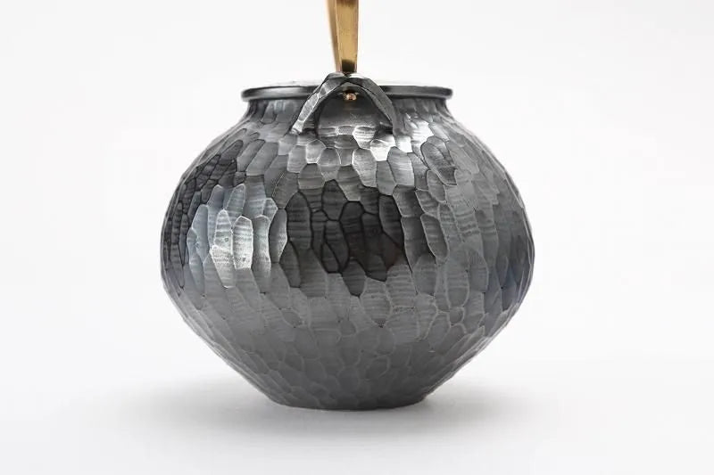 JAPANESE ARITA PORCELAIN SMALL TEAPOT – ANTIQUE SILVER HAMMERED FINISH BY RISOGAMA