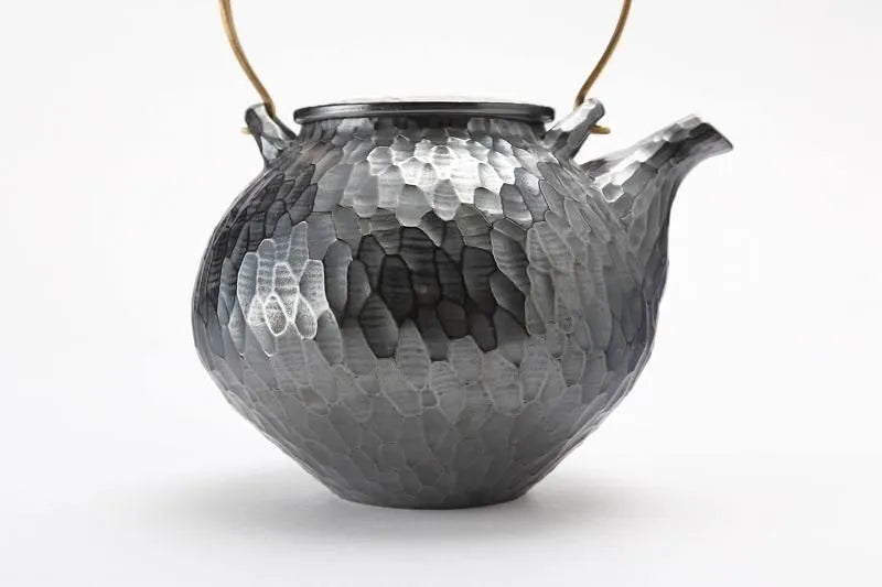 JAPANESE ARITA PORCELAIN SMALL TEAPOT – ANTIQUE SILVER HAMMERED FINISH BY RISOGAMA