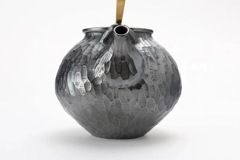 JAPANESE ARITA PORCELAIN SMALL TEAPOT – ANTIQUE SILVER HAMMERED FINISH BY RISOGAMA
