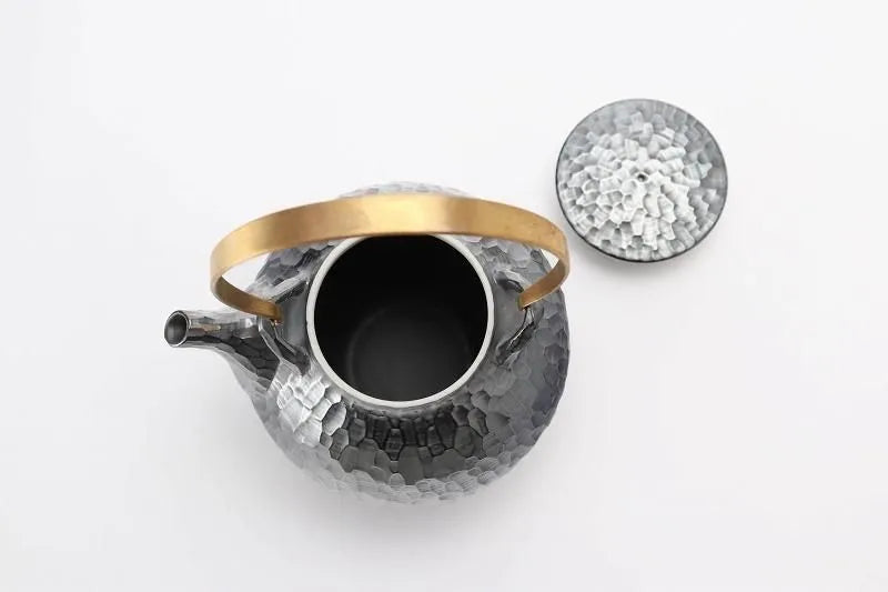 JAPANESE ARITA PORCELAIN SMALL TEAPOT – ANTIQUE SILVER HAMMERED FINISH BY RISOGAMA