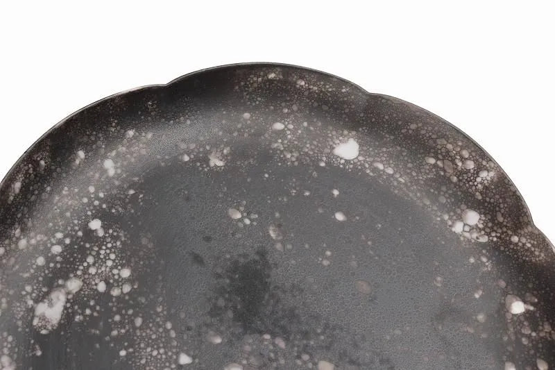 ARITA WARE BLACK COSMOS LARGE SCALLOPED PLATE / RISO KILN