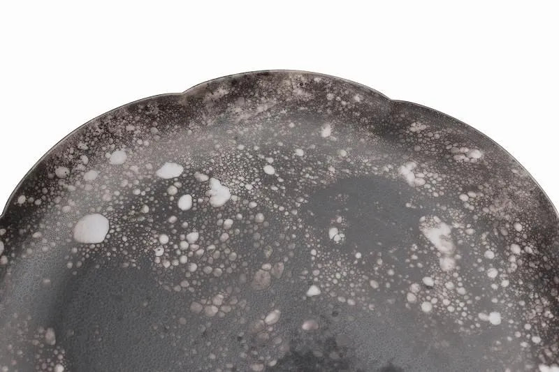 ARITA WARE BLACK COSMOS LARGE SCALLOPED PLATE / RISO KILN