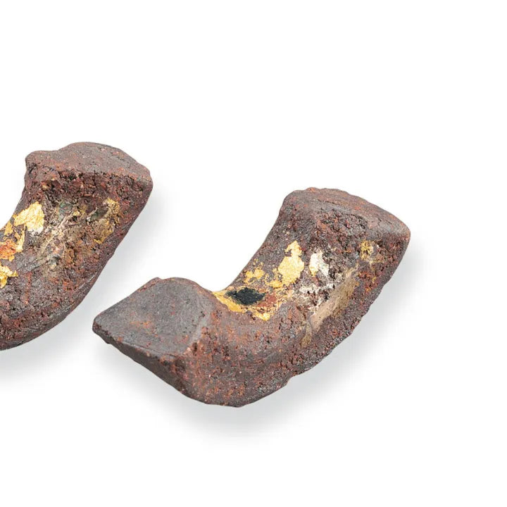 KUTANI WARE PAIR CHOPSTICK RESTS WITH GOLD LEAF