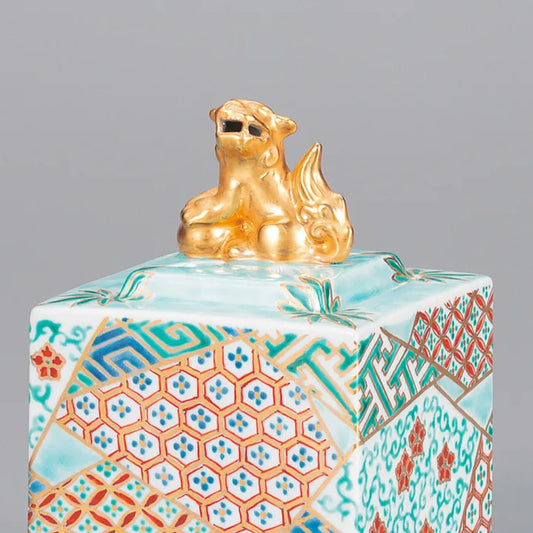 KUTANI WARE INCENSE BURNER – NINSEI-STYLE “WARITORI KARAKUSA KOMON” IN WOODEN BOX