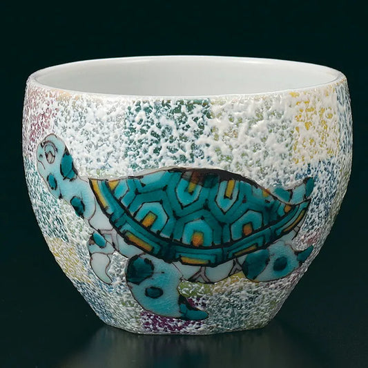 KUTANI WARE GUINOMI SAKE CUP – WESTERN-STYLE SEA TURTLE DESIGN BY YASUSHI YAMACHIKA, WOODEN BOX INCLUDED