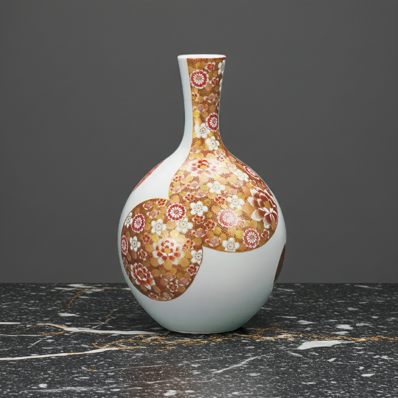 KUTANI WARE VASE – AKAE & GOLD HANA-ZUME PATTERN BY TAKA TOSHIFUMI (WOODEN BOX WITH CORD)