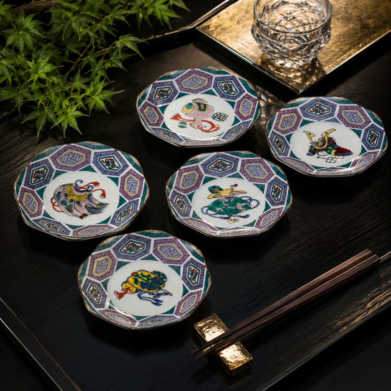 KUTANI JAPANESE SMALL PLATE TAKARA ZUKUSHI