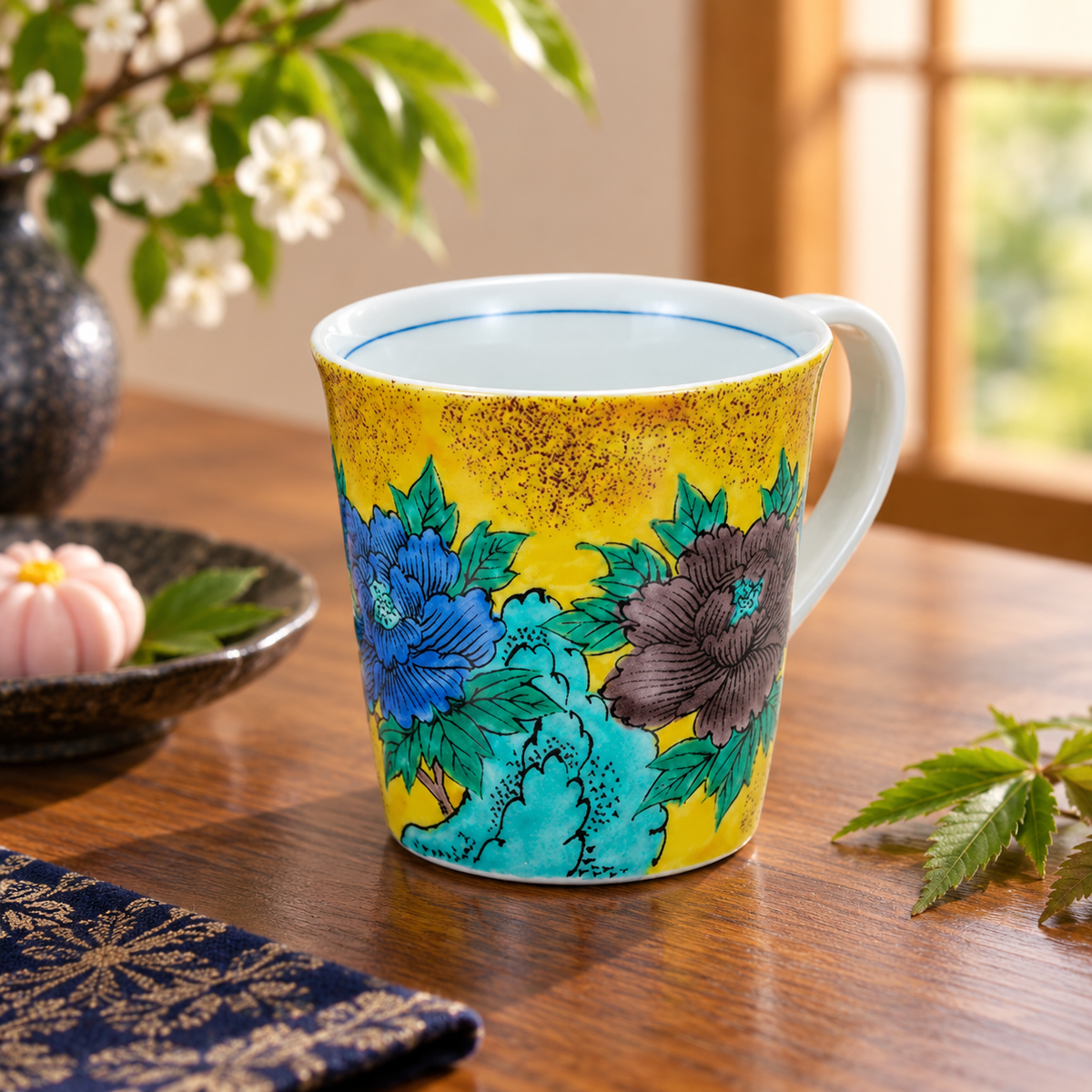 KUTANI WARE MUG CUP YOSHIDAYA BOTAN STYLE