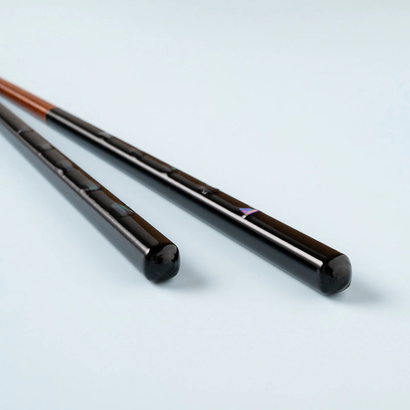 WAKASA LACQUER CHOPSTICKS PAIR “UMI NO OTO” WITH SHELL BOOKMARK & RAKUGAN SHELL CHOPSTICK REST SET