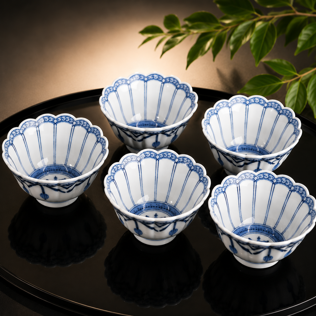 [IMPERIAL HOUSEHOLD–APPOINTED] KUTANI WARE CHRYSANTHEMUM-SHAPED SMALL BOWL SET PEACH MOTIF / CHŌZA YAMAMOTO