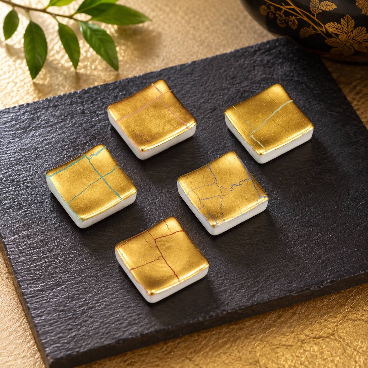 KUTANI WARE CHOPSTICK REST - GOLD LEAF DESIGN / MEIZAN KILN