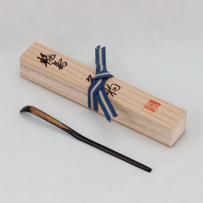 WAJIMA LACQUERWARE CHASHAKU YANAGI MAKIE DESIGN, TRADITIONAL JAPANESE TEA CEREMONY SPOON