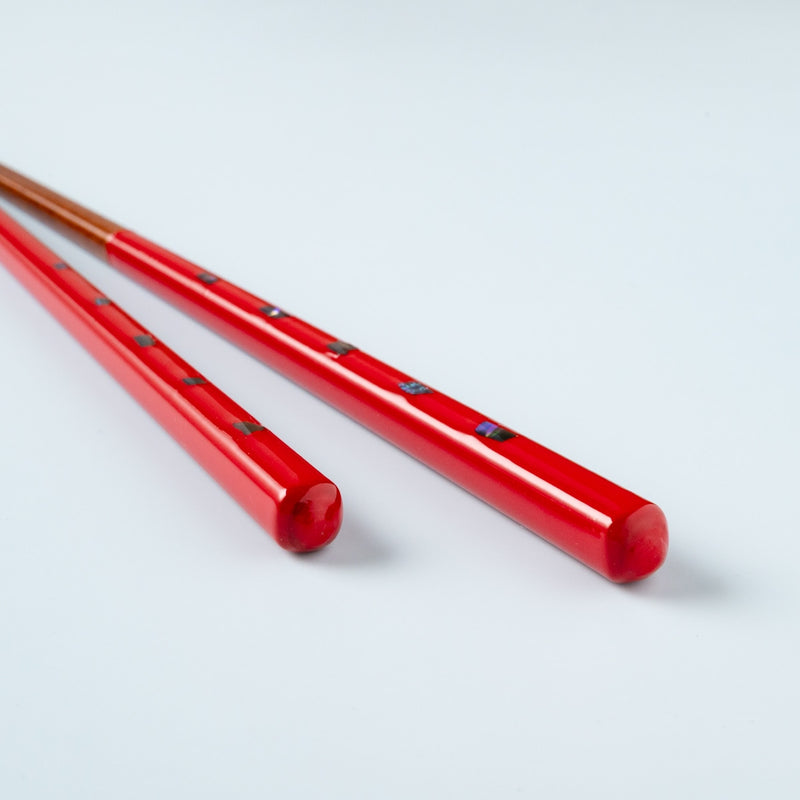 WAKASA LACQUER CHOPSTICKS PAIR “UMI NO OTO” WITH SHELL BOOKMARK & RAKUGAN SHELL CHOPSTICK REST SET