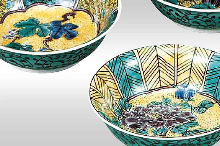 JAPANESE KUTANI WARE SMALL BOWL SET YOSHIDAYA STYLE ASSORTED DESIGNS GIFT BOX INCLUDED