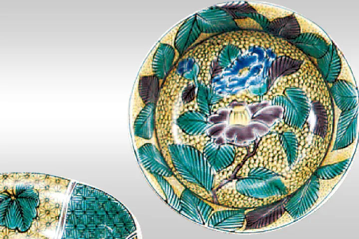 JAPANESE KUTANI WARE SMALL BOWL SET YOSHIDAYA STYLE ASSORTED DESIGNS GIFT BOX INCLUDED