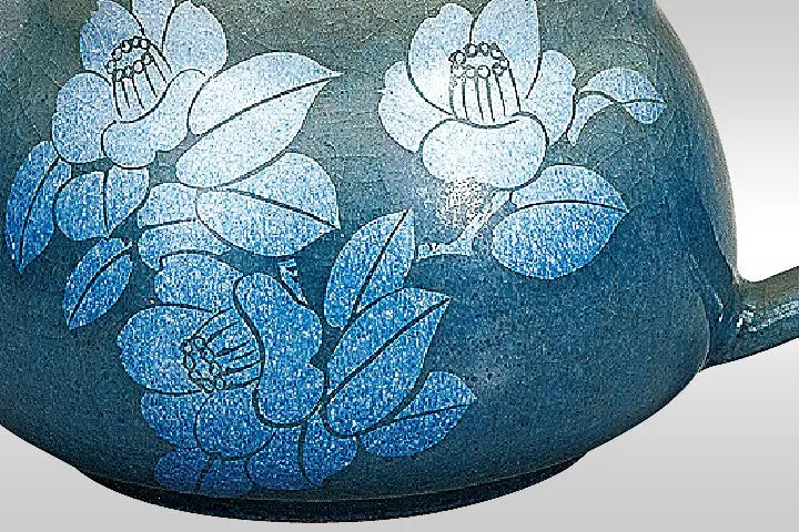 KUTANI WARE TEAPOT GINSAI CAMELLIA
