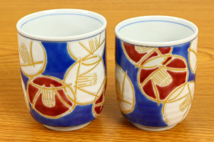 BIZAN KLIN KUTANI YUNOMI SET GOLDEN CAMELLIA PATTERN ON NAVY BLUE BACKGROUND