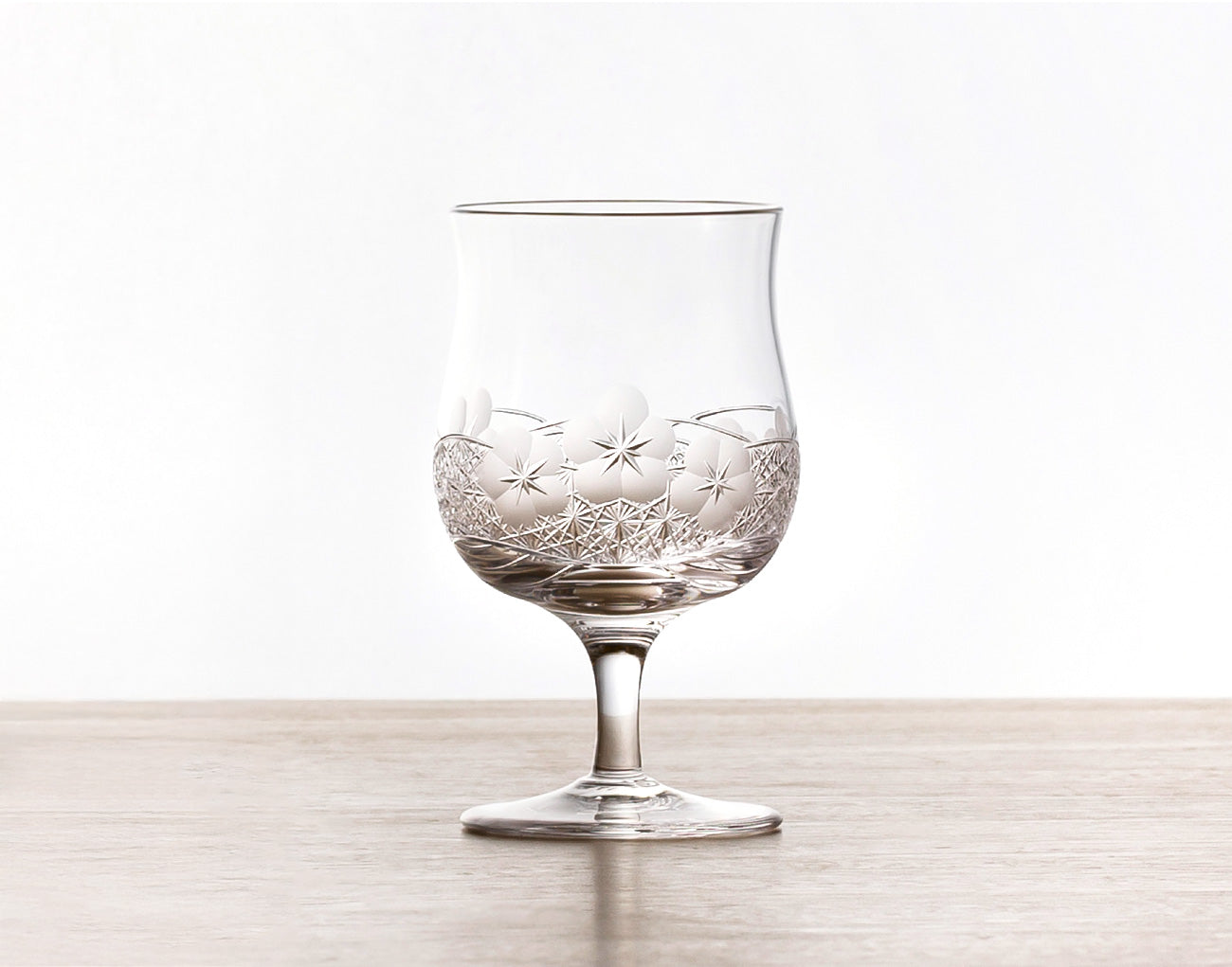 SAKE GLASS, EDO KIRIKO “FLOWER”