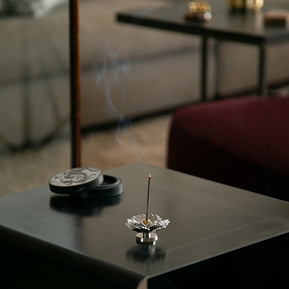 NOUSAKU INCENSE HOLDER – LOTUS & PEONY