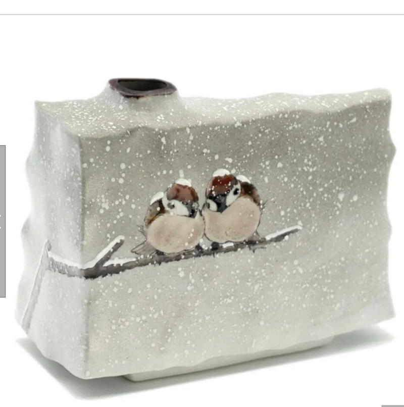 KUTANI WARE WEDGE-SHAPED FLAT VASE (HENKO) – SNOW SPARROW DESIGN BY TOSHITO NAKAMURA