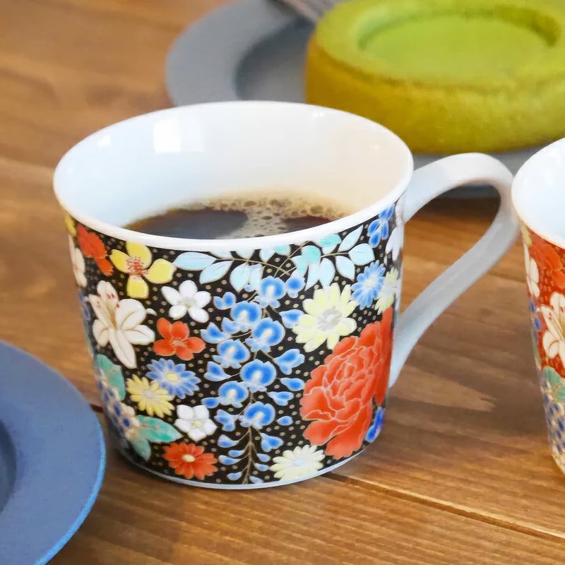 KUTANI WARE MUG – HAND-PAINTED ‘HANAZUME’ FLORAL PATTERN (BLACK) BY SEIKO KILN