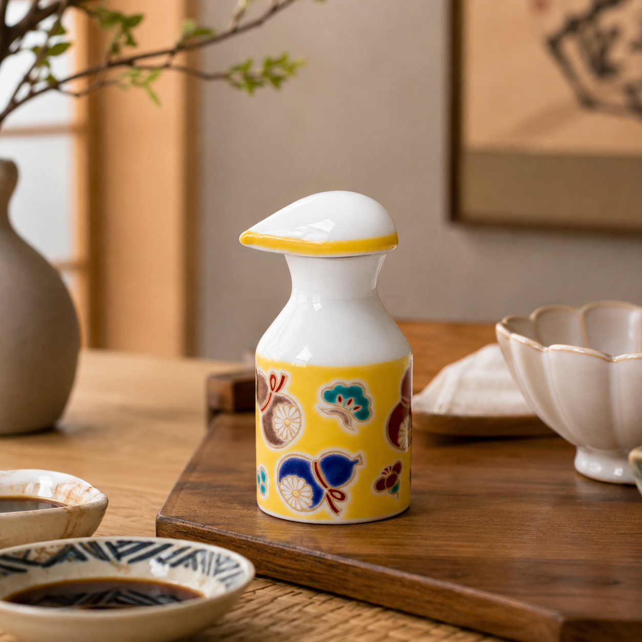 KUTANI WARE PATTERNED SOY SAUCE DISPENSER MUBYŌ DESIGN / SEIKOU KILN