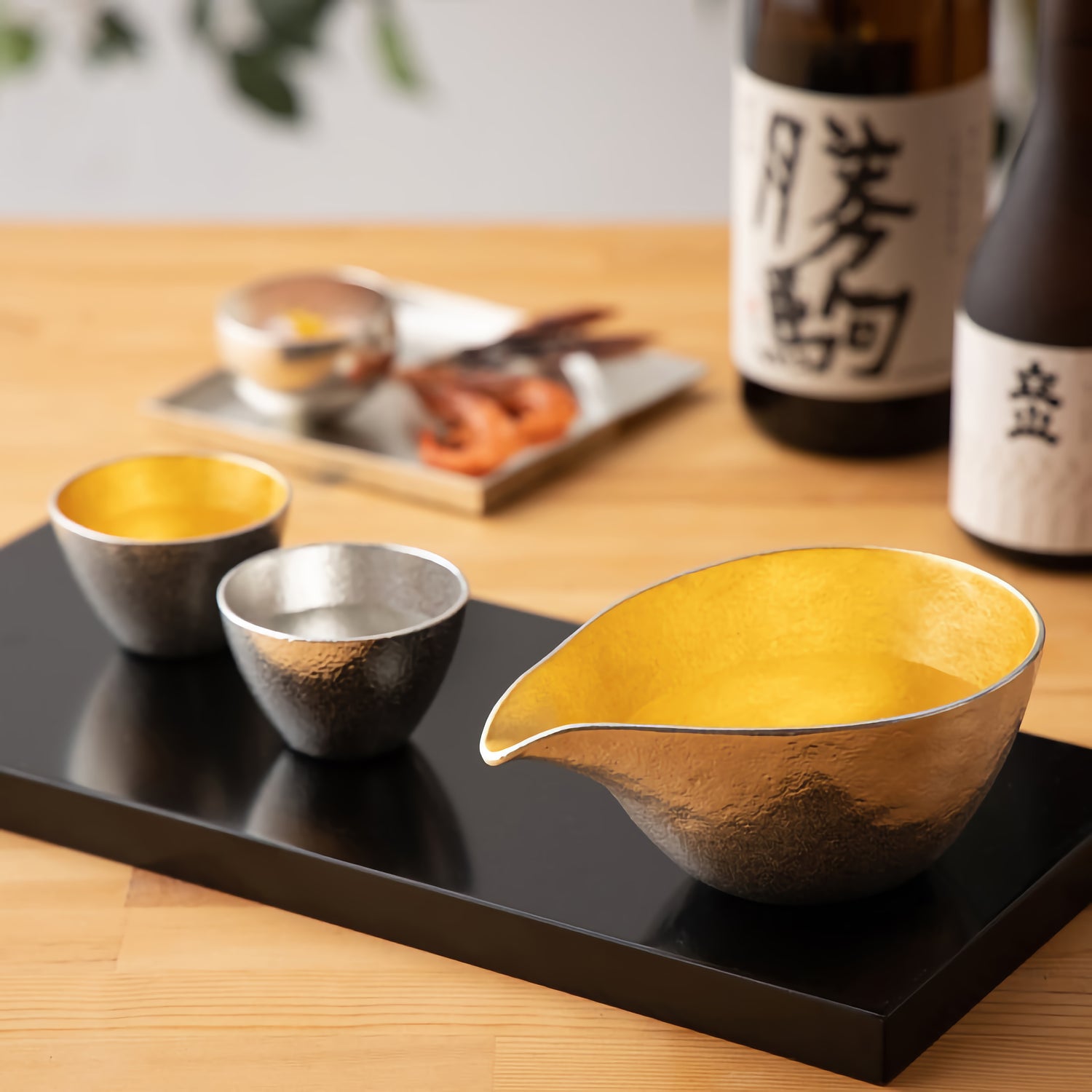 NOUSAKU GUINOMI KATAKUCHI (LARGE) - GOLD LEAF & GUINOMI (SAKE CUP) TIN AND GOLD LEAF SET (WITH PAULOWNIA BOX)