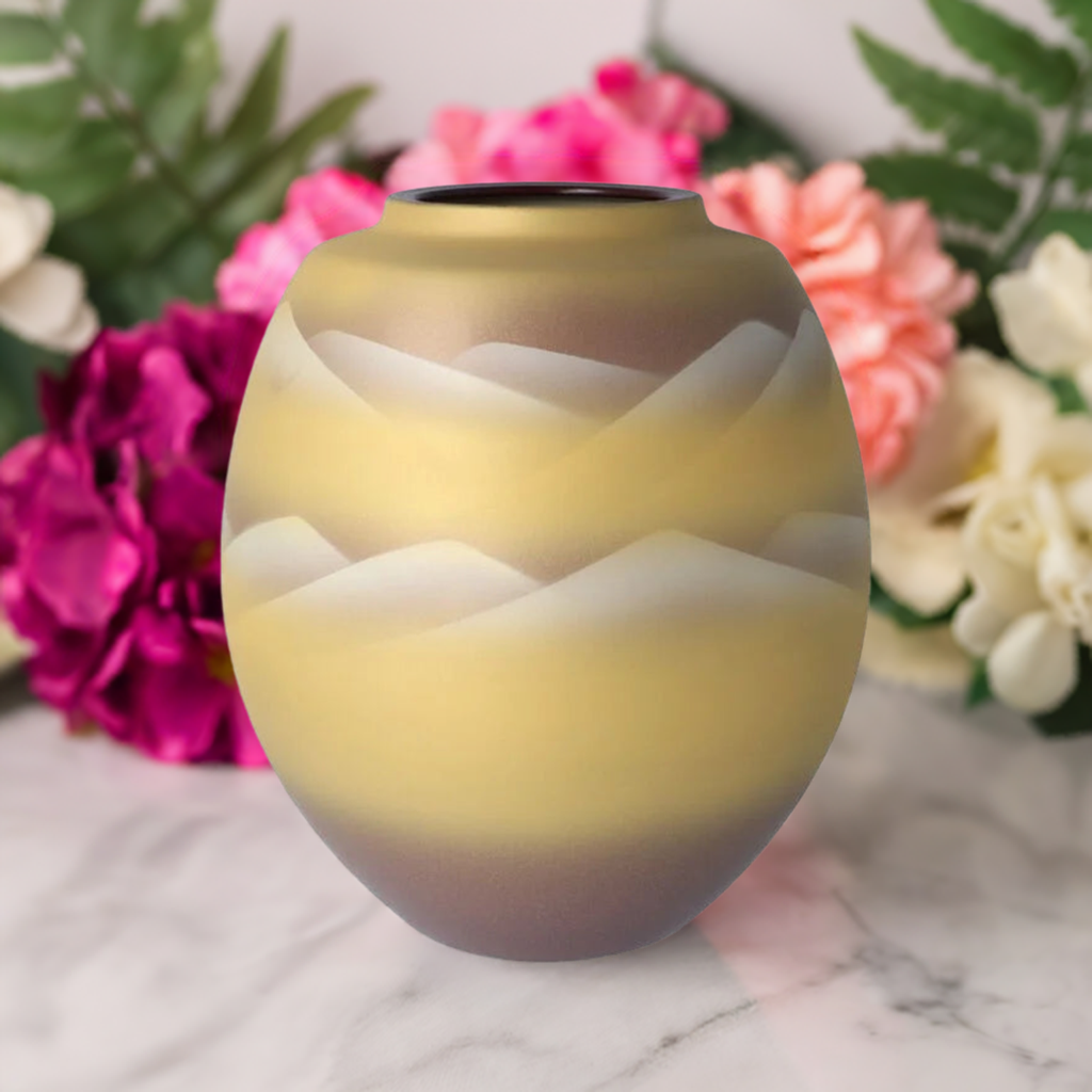 KUTANI WARE FLOWER VASE KINRENZAN