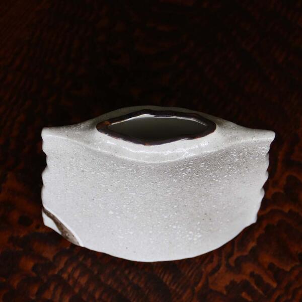 KUTANI WARE JAPANESE FLAT HENKO VASE – SNOW & TWO SPARROWS DESIGN BY TOSHITO NAKAMURA