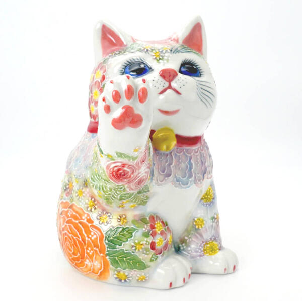 JAPANESE KUTANI WARE MANEKI NEKO LUCKY CAT – RIGHT PAW RAISED FOR WEALTH, HAND-PAINTED ITCHIN FLORAL DESIGN WITH PINK APRON BY KUNIKO SHIMONO
