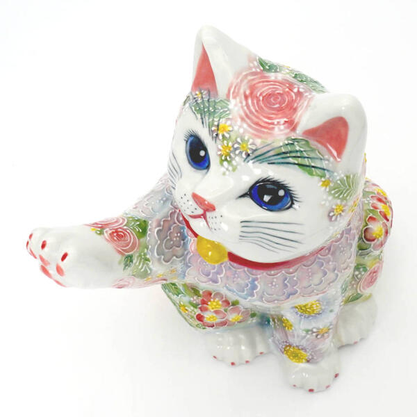JAPANESE KUTANI WARE MANEKI NEKO LUCKY CAT – RIGHT PAW RAISED FOR WEALTH, HAND-PAINTED ITCHIN FLORAL DESIGN WITH PINK APRON BY KUNIKO SHIMONO
