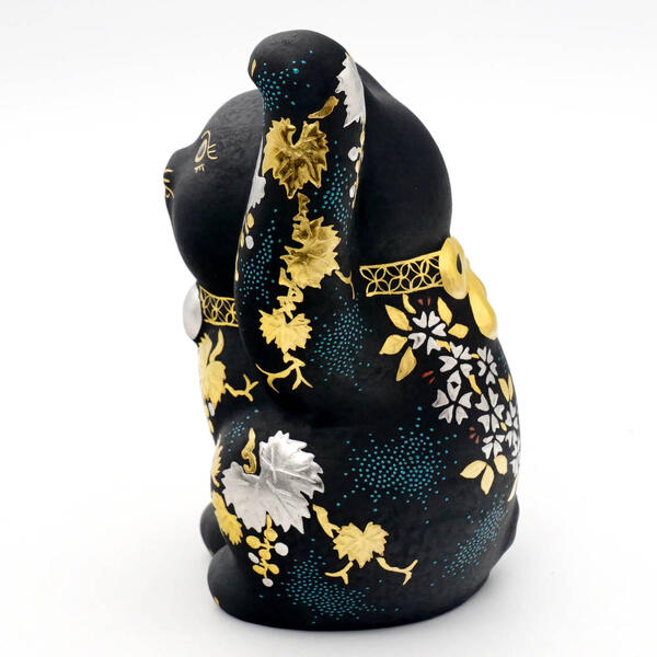 JAPANESE KUTANI WARE MANEKI NEKO LUCKY CAT (LEFT HAND RAISED FOR CUSTOMERS) – PLATINUM DECORATION WITH GRAPE & CHERRY BLOSSOM BLUE DOT DESIGN BY KINGYOKU NAKATA