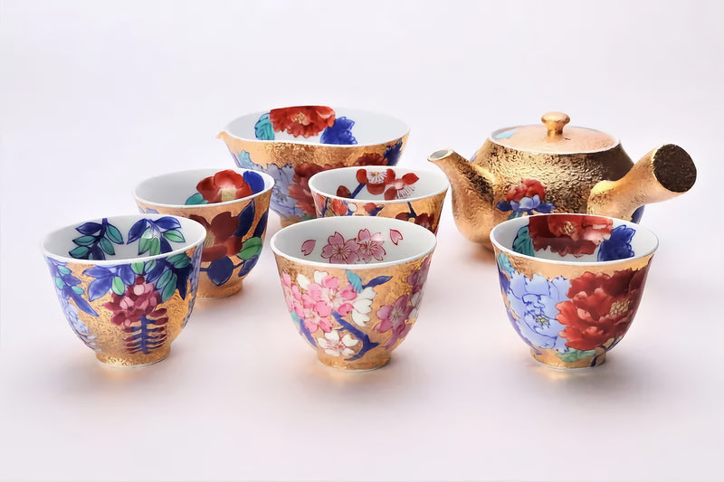 KINRYU KLIN ARITA GOLD-DECORATED PEONY TEA SET WITH WOODEN BOX