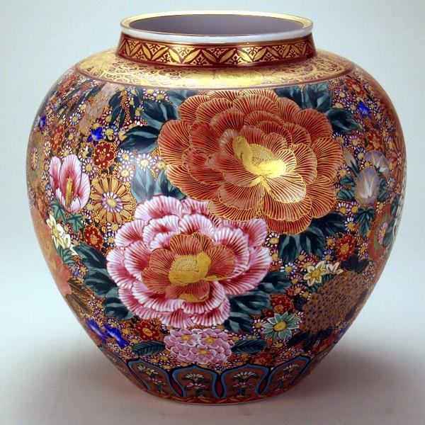 KUTANI WARE JAPANESE VASE – EXQUISITE HANAZUME (FLORAL-PACKED) DESIGN