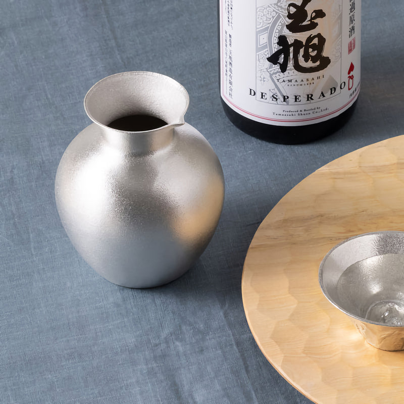 NOUSAKU JAPANESE TIN TOKKURI – HANDMADE SAKE CARAFE FROM TAKAOKA