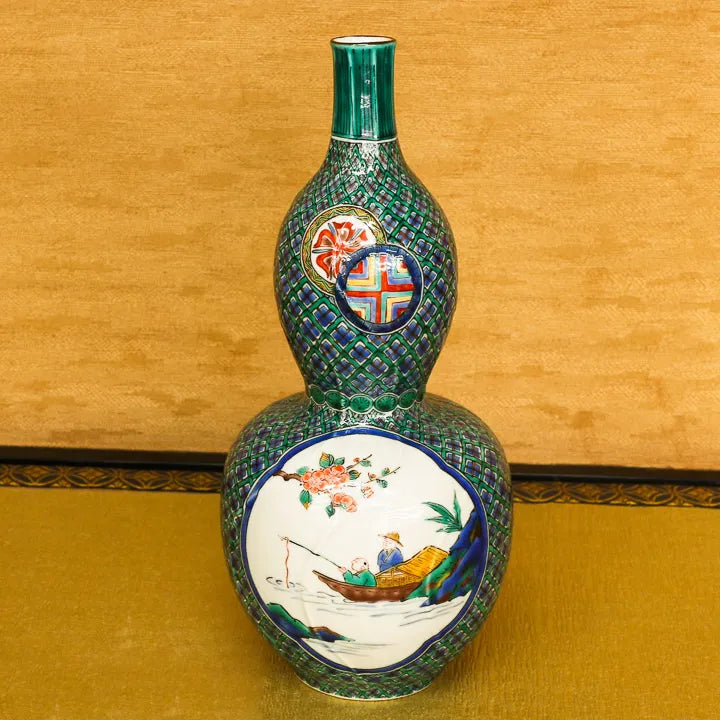KUTANI WARE DECORATIVE VASE “IROE KO-KUTANI ASSORTED DESIGNS” / TAMEKICHI MITSUI